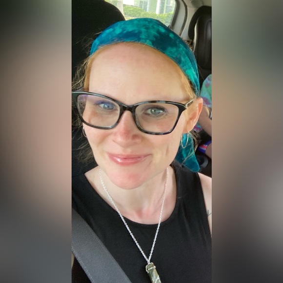 Meet your Posher, Jen - Picture 1 of 2